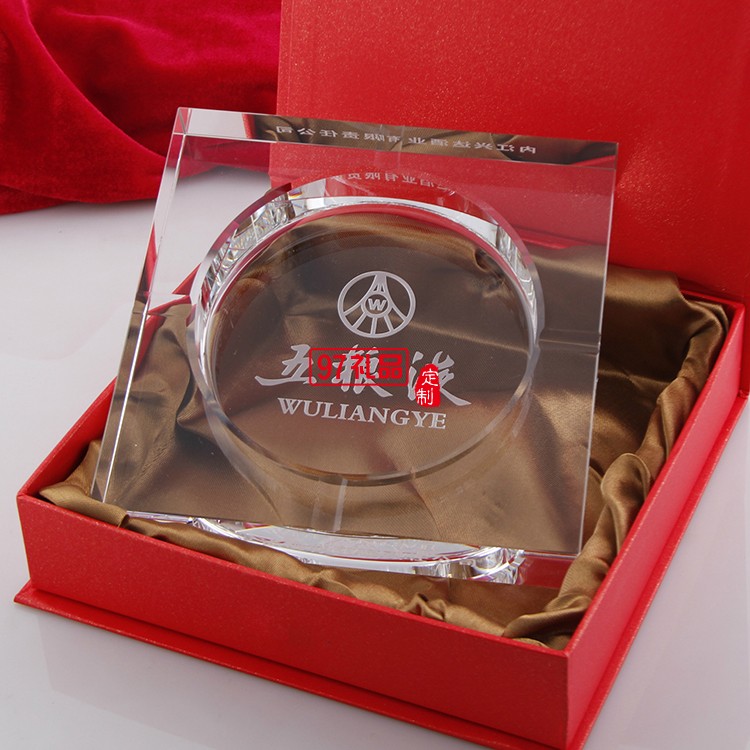 五糧液集團(tuán)定制水晶煙灰缸案例